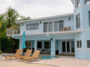 Midnight Runner by Florida Keys Luxury Rentals