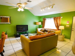 Buttonwood Apartment