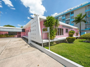 Borinquen Beach Inn