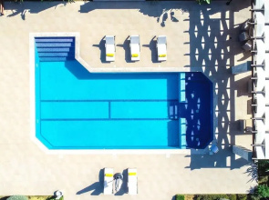 Karyo Villa,- 4bd, 3min On Foot From The Beach!