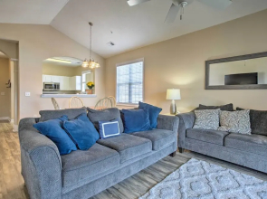 Barefoot Resort Condo w/ Pool, Tennis Court Access