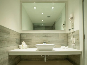 Fortune House Hotel Suites