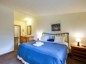 70MBR- Hot Tub - BBQ - Wi-Fi - Pets Ok - Sleeps 8