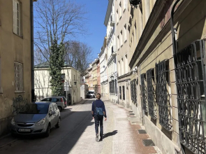 Sparrow Old City Apartment