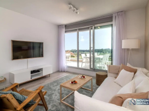 Newly Built 3-BDRM Luxury Apt w/ Stunning Sea Views