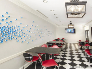 Holiday Inn Express Chicago - Magnificent Mile by IHG