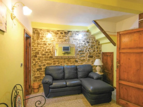 Stunning Home in Montefegatesi With 4 Bedrooms and Wifi