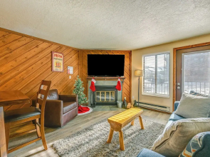 Timberbrook Village Condo: Community Pool, Hot Tub