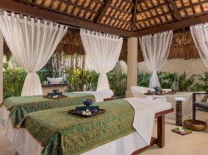 Crimson Resort and Spa Mactan