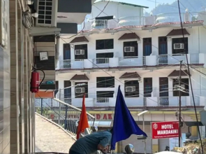 Goroomgo Girish Alay Homestay Uttarakhand