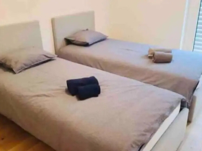 3 bedrooms Terrace Garden Parking