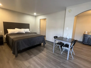 Cloud 9 Inn - El Cielo Inn