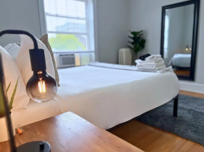 Charming 1BR in Evanston - Hinman B3