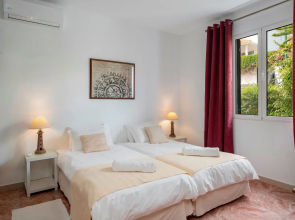 Lovely A/C family villa, walking distance to the sea and amenities - Villa Amélia