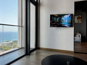 128 LIM - 2001 Stay Only Tower Suite