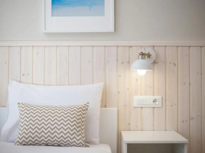 Avi Suites 2