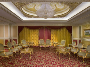 Royal Rose Abu Dhabi, a Curio by Hilton Affiliated Hotel