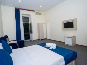 Tarqovi Hotel