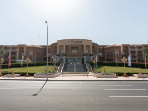 Parrotel Lagoon Waterpark Resort