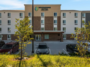 Woodspring Suites Milwaukee - Menomonee Falls