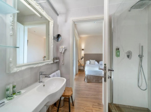 Hotel Select Suites & Spa / Apartments