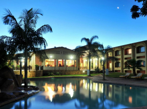 Cresta Golfview Hotel