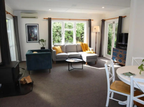 Rainbow Gate Cottage