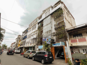 RedDoorz near Mckinley Hill Taguig