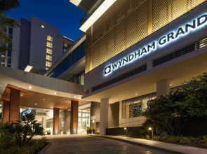Wyndham Grand Clearwater Beach