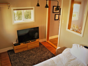 Huckleberry Cottage