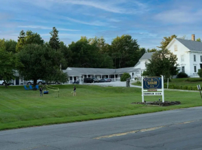 Yardarm Motel