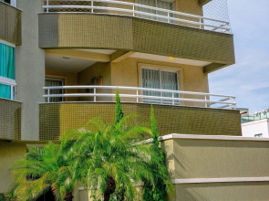 Garden Ville · Confortável apartamento na Praia de Bombas com ótima localização
