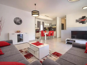 New villa Luna with private pool in Pula surrounded by greenery