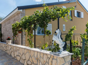 Awesome Home in Poljica Imotska With Wifi and 5 Bedrooms