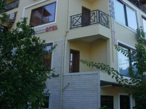 Ugur Hotel