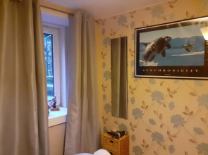 2 Bed Apartment 2 Mins Walk Away From the Beach!
