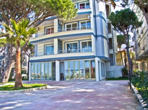 Mali i Robit Beachfront Apartment