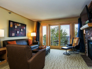 East Bay Suites