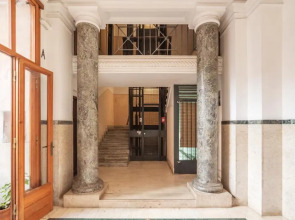 Porta Pia & Villa Torlonia Apartment with Balcony