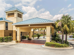 Econo Lodge Darien