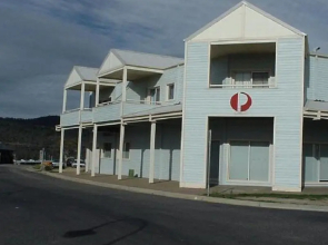 Razorback 8 Moderate Holiday Apartments