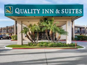 The Buena Park Hotel & Suites