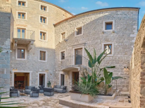 Central Heritage Hotel