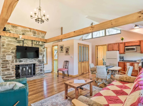 Cozy Tannersville Gem - Ski, Hike, Explore!