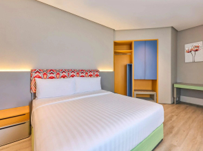Port Fiesta Park Hotel