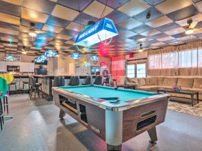 'the Float Yard' Pensacola Home w/ Pool Table