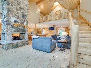 3 Mi to Schuss Mtn! Family Cabin at Shanty Creek