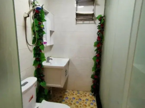 Yilong Shihui Hotel