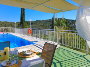Cochelli Upper Pool Walk to beach AC WiFi