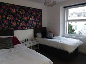 Beautiful 2-bed Seaview Apartment in Plymouth